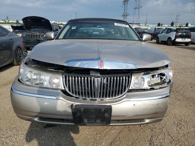 1LNHM81W2XY658788 - 1999 LINCOLN TOWN CAR EXECUTIVE CREAM photo 5