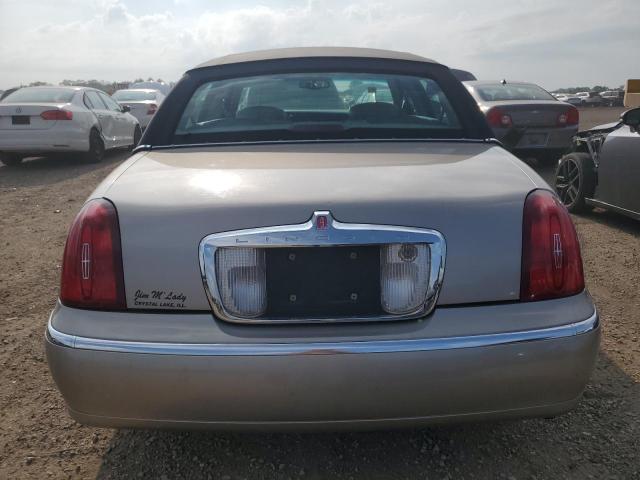 1LNHM81W2XY658788 - 1999 LINCOLN TOWN CAR EXECUTIVE CREAM photo 6