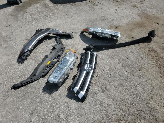 5TDJZRFH6HS470358 - 2017 TOYOTA HIGHLANDER SE GRAY photo 13