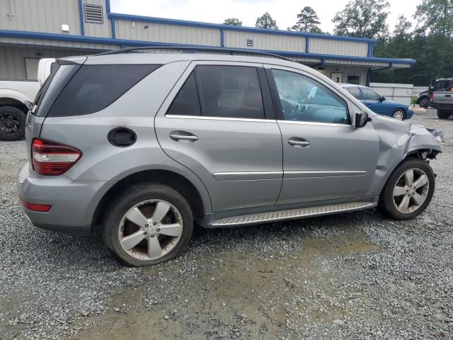4JGBB8GB1AA536505 - 2010 MERCEDES-BENZ ML 350 4MATIC GRAY photo 3