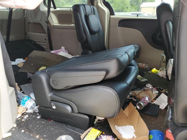 2C4RC1CG6FR646297 - 2015 CHRYSLER TOWN & COU TOURING L SILVER photo 11