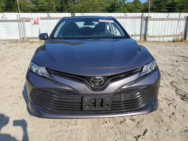 4T1C11AK5LU368666 - 2020 TOYOTA CAMRY LE GRAY photo 5