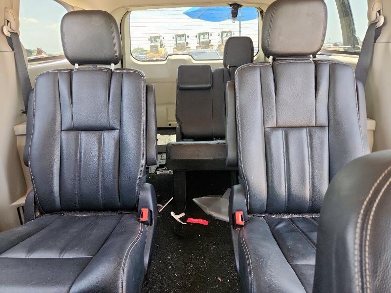 2C4RC1BG5GR280867 - 2016 CHRYSLER TOWN & COU TOURING SILVER photo 10