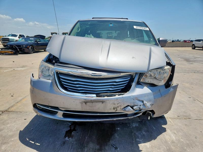 2C4RC1BG5GR280867 - 2016 CHRYSLER TOWN & COU TOURING SILVER photo 5