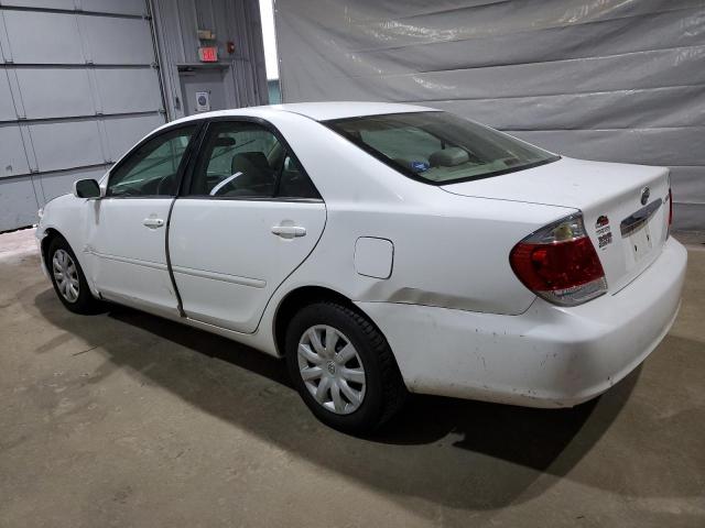 4T1BE32K45U005675 - 2005 TOYOTA CAMRY LE WHITE photo 2
