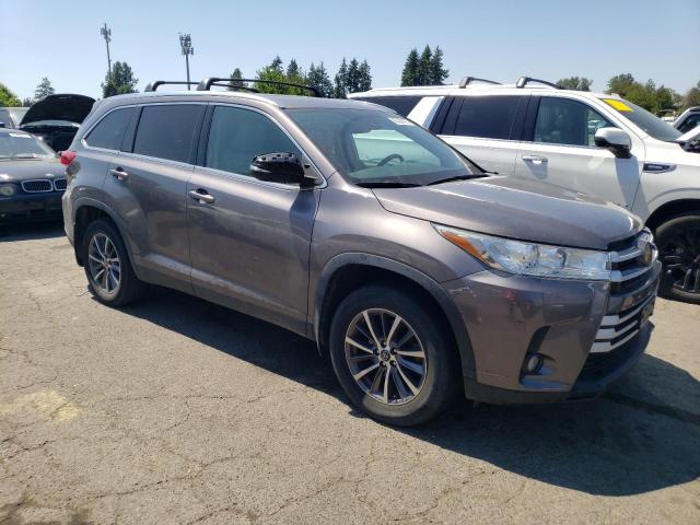 5TDJZRFH3KS585040 - 2019 TOYOTA HIGHLANDER SE Gris photo 4