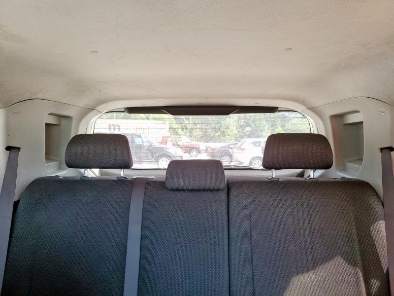 JTLZE4FE7A1104939 - 2010 TOYOTA SCION XB WHITE photo 10