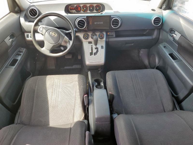 JTLZE4FE7A1104939 - 2010 TOYOTA SCION XB WHITE photo 8