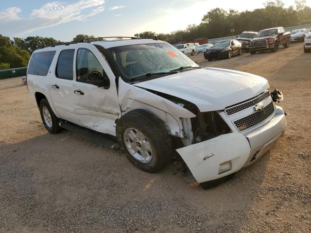 3GNFC16038G253875 - 2008 CHEVROLET SUBURBAN C1500  LS WHITE photo 4