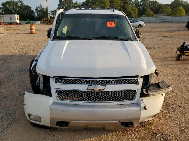 3GNFC16038G253875 - 2008 CHEVROLET SUBURBAN C1500  LS WHITE photo 5