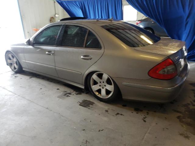 WDBUF72X37B014085 - 2007 MERCEDES-BENZ E 550 GRAY photo 2