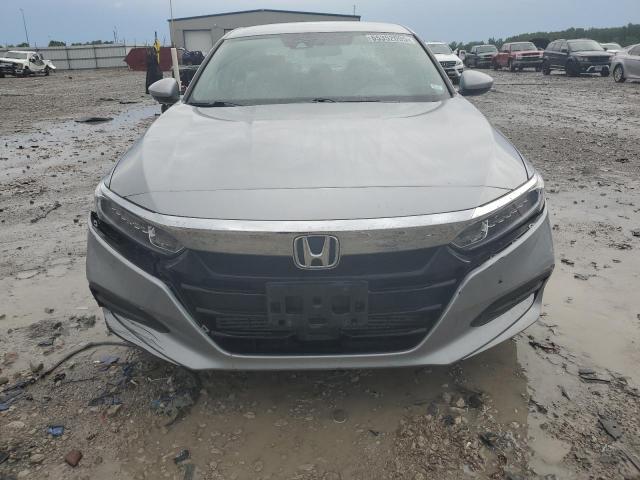 1HGCV1F15JA069302 - 2018 HONDA ACCORD LX Gümüş fotoğraf 5