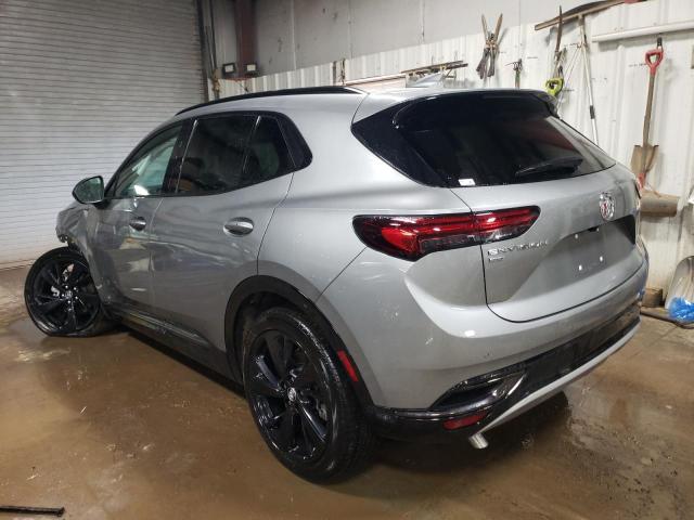 LRBFZPR4XPD200612 - 2023 BUICK ENVISION ESSENCE Մոխրագույն լուսանկար 2