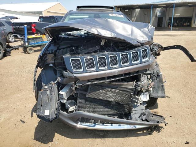 3C4NJDCB2KT619910 - 2019 JEEP COMPASS LIMITED Gris foto 5