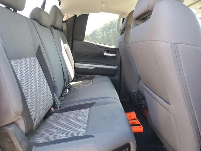 5TFUM5F12KX081001 - 2019 TOYOTA TUNDRA DOUBLE CAB SR/SR5 WHITE photo 10