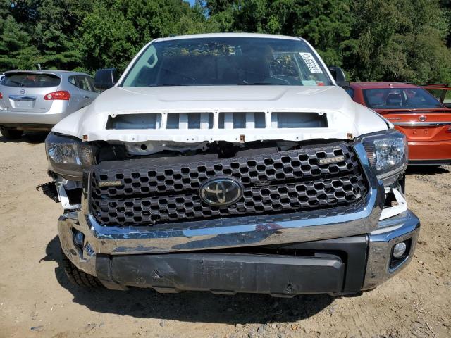 5TFUM5F12KX081001 - 2019 TOYOTA TUNDRA DOUBLE CAB SR/SR5 WHITE photo 5