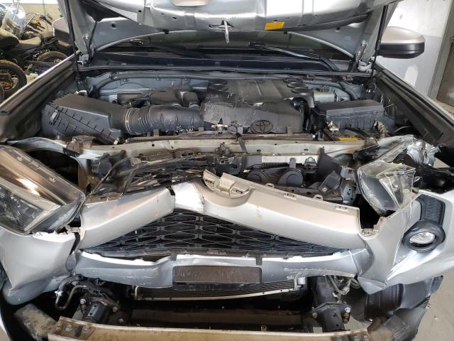 JTEBU5JR5G5326103 - 2016 TOYOTA 4RUNNER SR5/SR5 PREMIUM 银色 照片 11