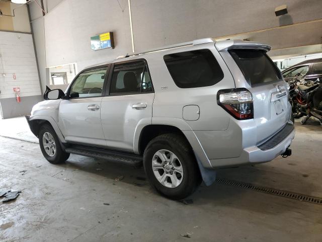 JTEBU5JR5G5326103 - 2016 TOYOTA 4RUNNER SR5/SR5 PREMIUM 银色 照片 2