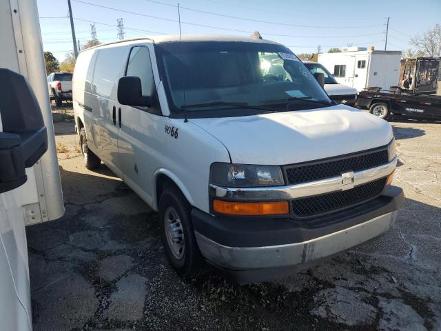 1GCWGBFG0J1202158 - 2018 CHEVROLET EXPRESS G2500 WHITE photo 4