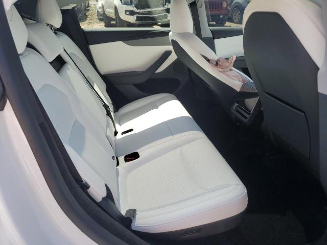 7SAYGDEE6TA399545 - 2026 TESLA MODEL Y WHITE photo 11