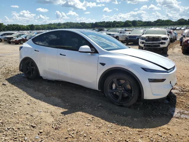 7SAYGDEE6TA399545 - 2026 TESLA MODEL Y WHITE photo 4