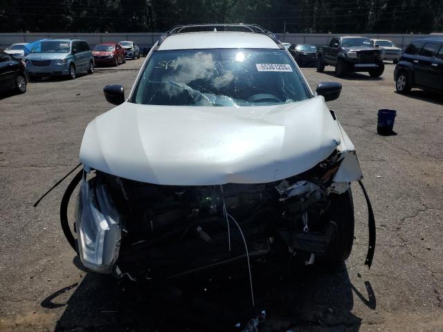 5N1AT2MT1JC723489 - 2018 NISSAN ROGUE S თეთრი ფოტო 5