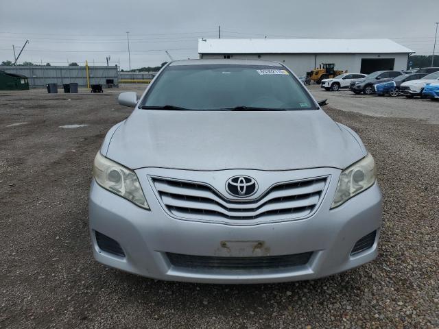 4T4BF3EK9AR036929 - 2010 TOYOTA CAMRY BASE SILVER photo 5