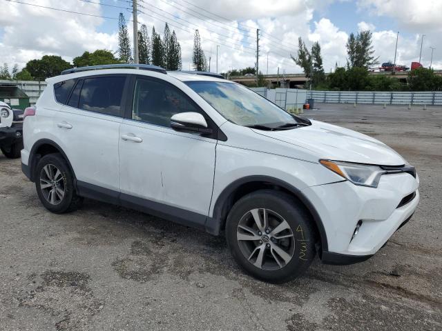 JTMWFREV3JJ722429 - 2018 TOYOTA RAV4 ADVENTURE WHITE photo 4