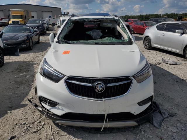 KL4CJASB6JB635612 - 2018 BUICK ENCORE PREFERRED Ақ фото 5