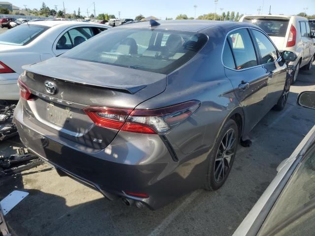 4T1G11AK1PU750765 - 2023 TOYOTA CAMRY SE NIGHT SHADE CHARCOAL photo 3