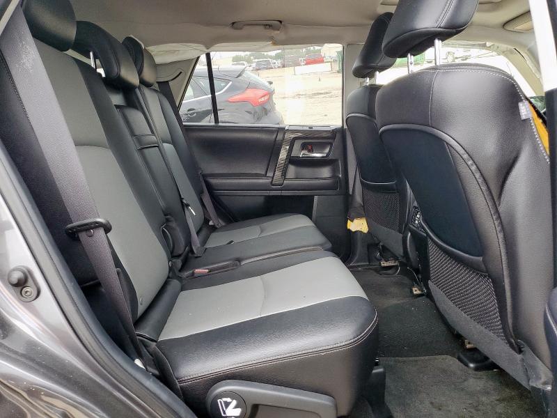 JTEZU5JR0J5180909 - 2018 TOYOTA 4RUNNER SR5 石墨色 照片 10