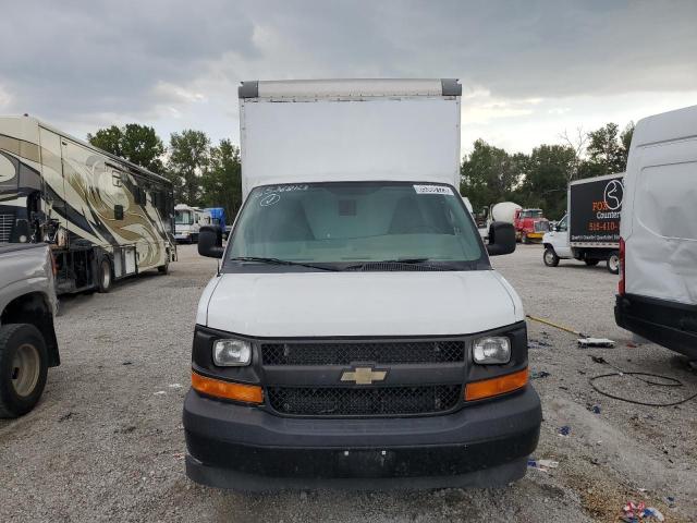 1GB0GRFF2H1314108 - 2017 CHEVROLET EXPRESS G3 WHITE photo 5