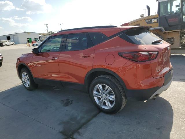 3GNKBBRA7MS527582 - 2021 CHEVROLET BLAZER 1LT ORANGE photo 2