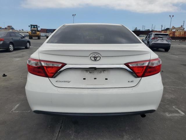 4T4BF1FK2FR492393 - 2015 TOYOTA CAMRY LE 白色 照片 6