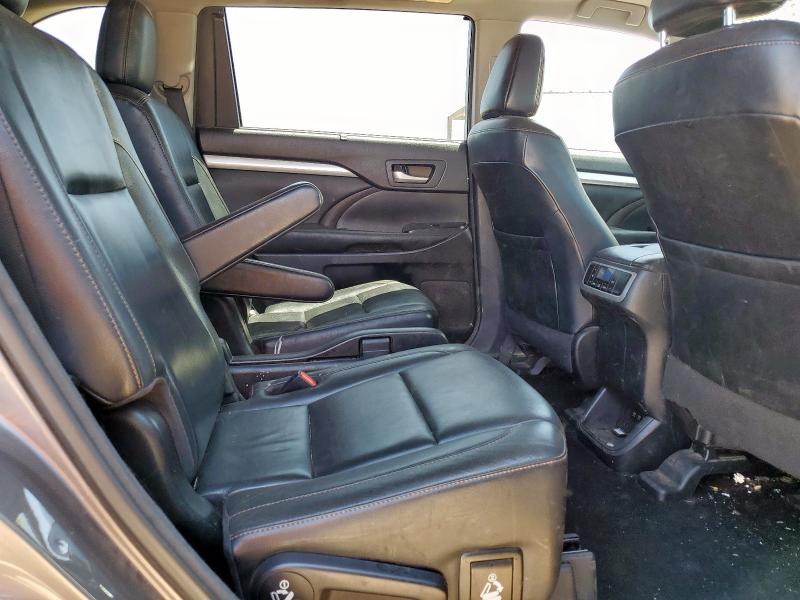 5TDKZRFH6HS213527 - 2017 TOYOTA HIGHLANDER SE 灰色 照片 11