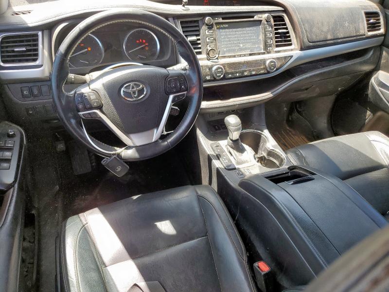 5TDKZRFH6HS213527 - 2017 TOYOTA HIGHLANDER SE 灰色 照片 8