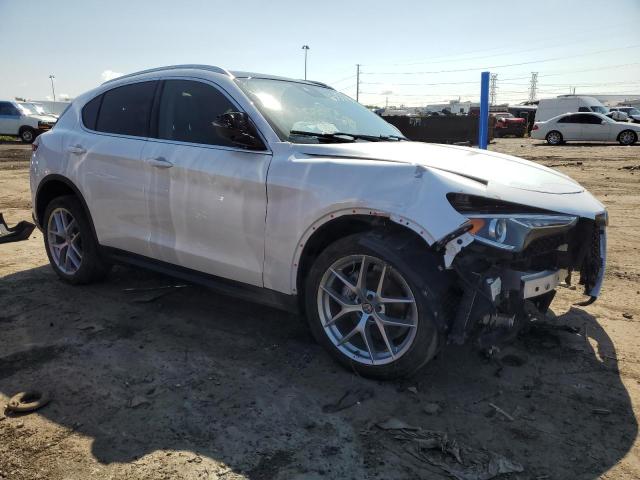 ZASPAKBN4K7C38841 - 2019 ALFA ROMEO STELVIO TI WHITE photo 4