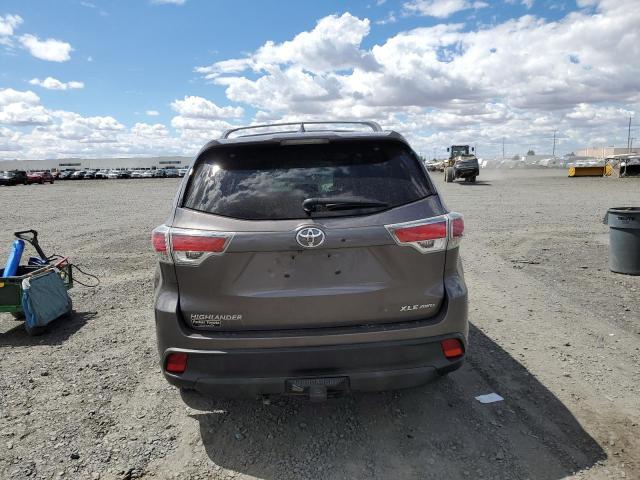 5TDJKRFH4FS158105 - 2015 TOYOTA HIGHLANDER XLE CHARCOAL photo 6