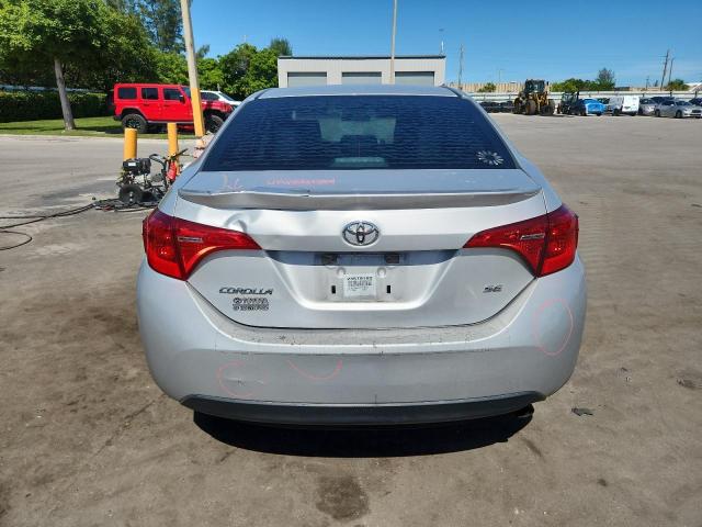 5YFBURHE7KP899501 - 2019 TOYOTA COROLLA L ვერცხლისფერი ფოტო 6