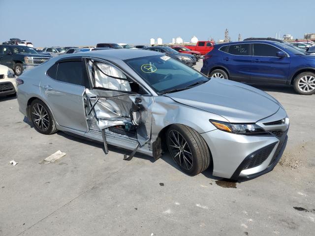 4T1G11AK0PU807733 - 2023 TOYOTA CAMRY SE NIGHT SHADE SILVER photo 4