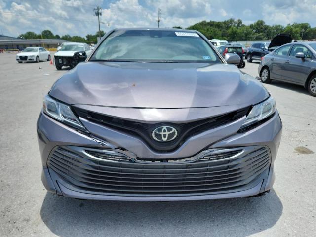 4T1B11HK7KU686854 - 2019 TOYOTA CAMRY L ნაცრისფერი ფოტო 5