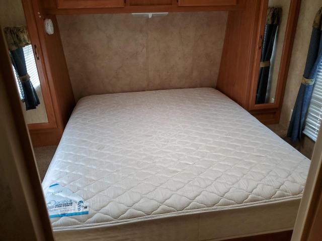 4YDT32B2577203656 - 2007 KEYSTONE HORNET WHITE photo 9