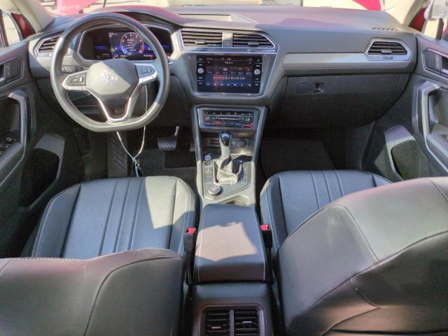 3VV2B7AX8NM122344 - 2022 VOLKSWAGEN TIGUAN SE أحمر صورة 8