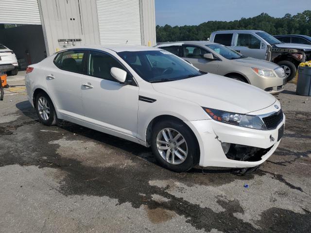 KNAGM4A76D5337901 - 2013 KIA OPTIMA LX WHITE photo 4