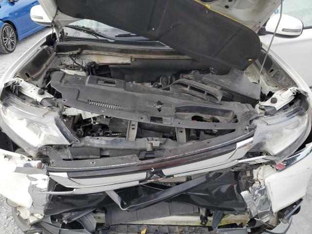 JA4AD3A38JZ007451 - 2018 MITSUBISHI OUTLANDER SE WHITE photo 12