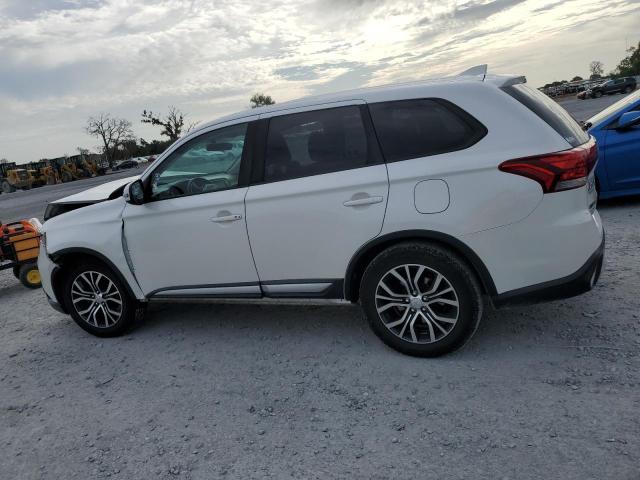 JA4AD3A38JZ007451 - 2018 MITSUBISHI OUTLANDER SE WHITE photo 2