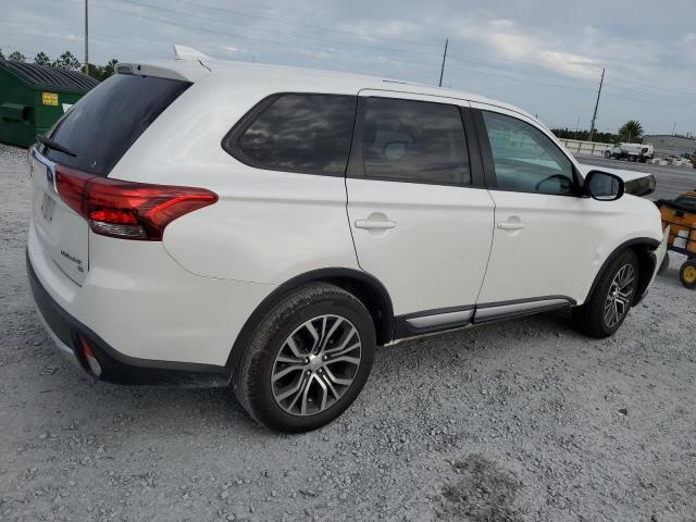 JA4AD3A38JZ007451 - 2018 MITSUBISHI OUTLANDER SE WHITE photo 3