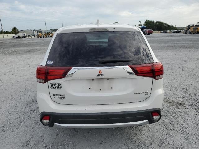 JA4AD3A38JZ007451 - 2018 MITSUBISHI OUTLANDER SE WHITE photo 6