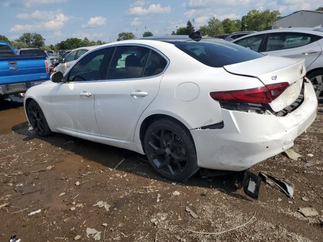 ZARFAEDN1H7547667 - 2017 ALFA ROMEO GIULIA Q4 白色 照片 2