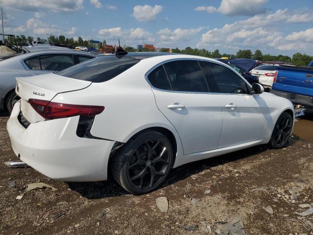 ZARFAEDN1H7547667 - 2017 ALFA ROMEO GIULIA Q4 白色 照片 3